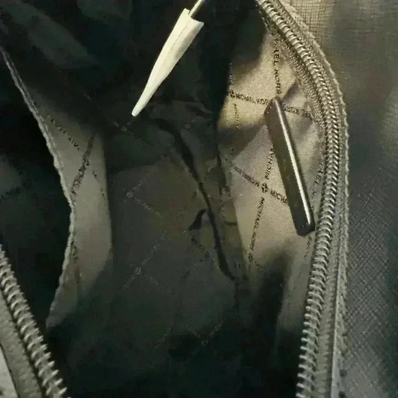 Michael Kors XS Jet Set Travel Carryall Top Zip Tote Black - Picture 6 of 9